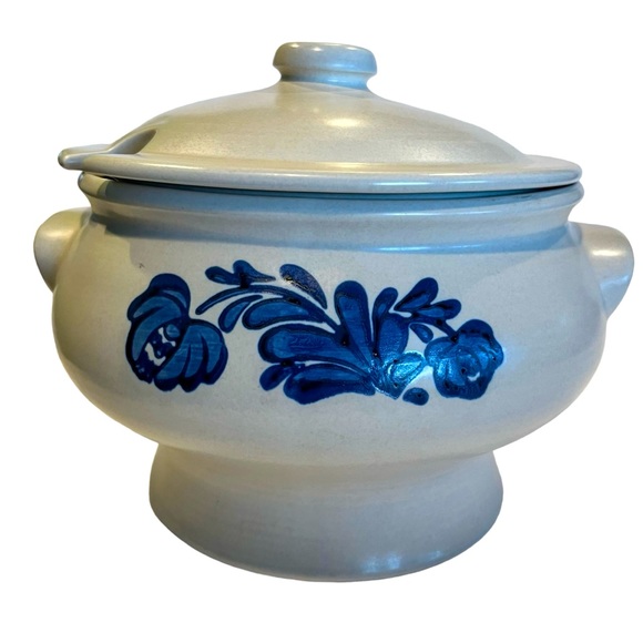 Pfaltzgraff Other - Pfaltzgraff Soup Tureen Yorktowne Stoneware Large Pot